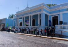 Ciudadanos acuden a la Feria del Empleo